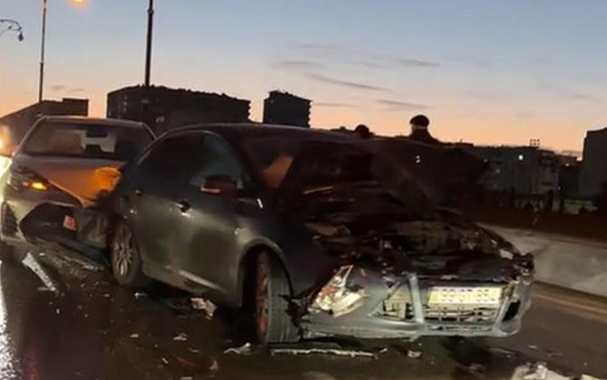 Paytaxtda zəncirvari yol qəzası - 4 avtomobil toqquşdu - VİDEO