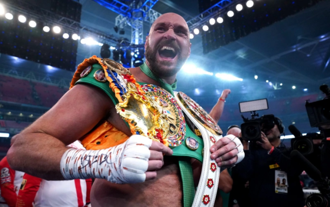 Dünya çempionu karyerasını bərpa etdiyini açıqlayıb