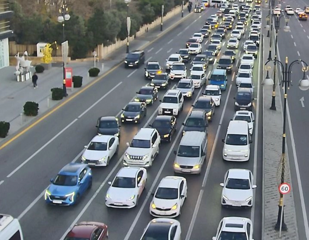 Bakının bu yollarında sıxlıq var - SİYAHI