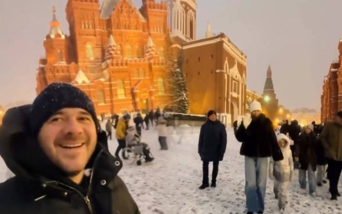 Emin Ağalarovun ailəsi ilə Moskva gəzintisi - VİDEO