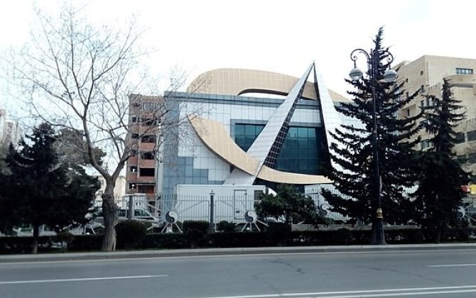 Tanınmış aparıcı 