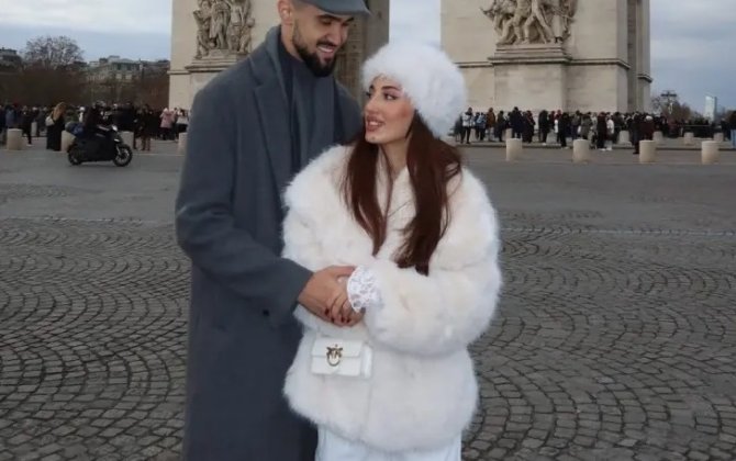 “Qarabağ”ın ulduzu bloqer xanımı ilə Parisdə - FOTOLAR