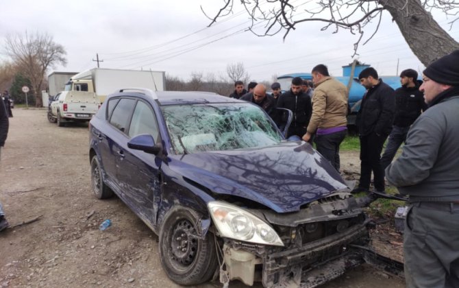 Xaçmazda minik avtomobilləri toqquşub, yaralananlar var