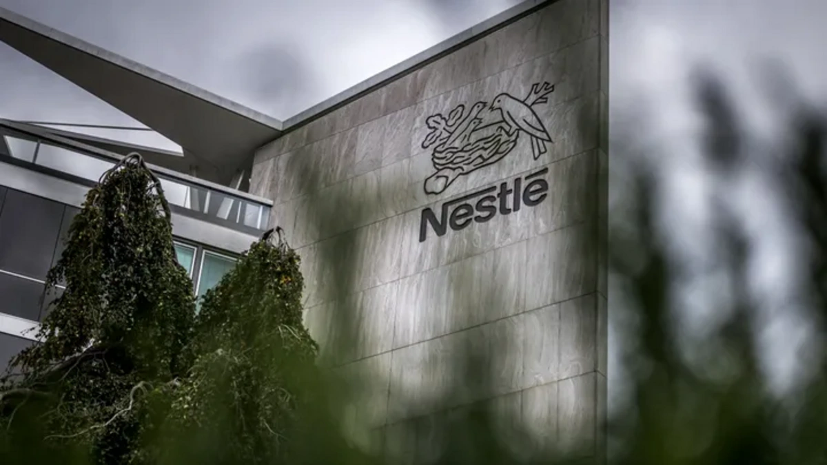 Компания Nestlé из-за токсина отозвала партии с детским питанием в 25 странах