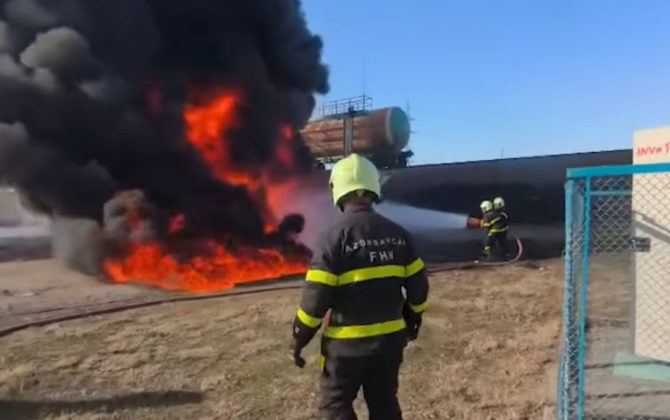 В Газахе на территории нефтебазы загорелся автомобиль с топливом, есть погибший-ВИДЕО