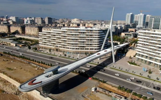 Госагентство рассказало об уникальности нового пешеходного моста в Баку-ВИДЕО