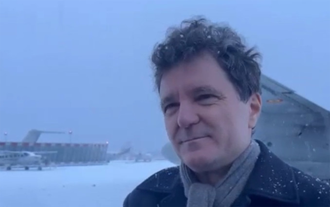 Rumıniya Prezidentinin təyyarəsi qara görə Paris hava limanında qaldı