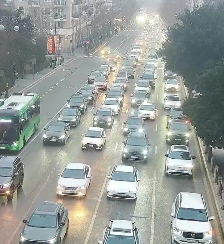 Paytaxtın bu küçələrində sıxlıq var - SİYAHI