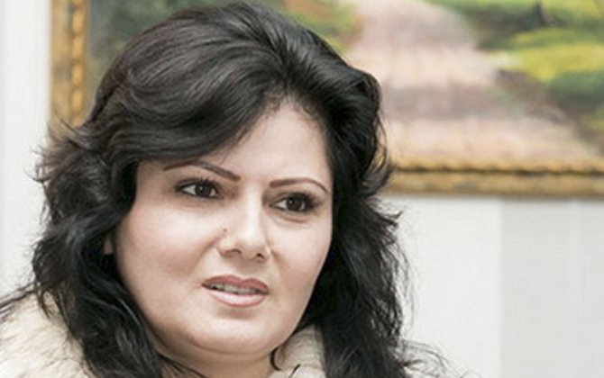 Aşıq Zülfiyyə yeni doğulan nəvəsini göstərdi - FOTO