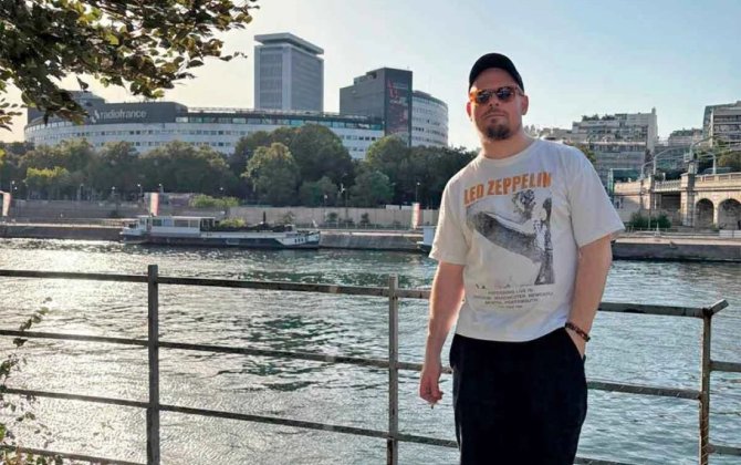 Журналист из России найден мертвым в пригороде Парижа