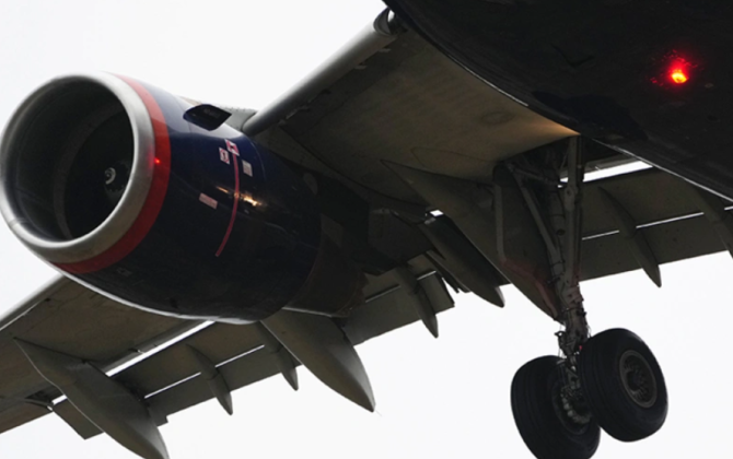 Dubaydan Moskvaya uçan təyyarə fəlakət siqnalı verib