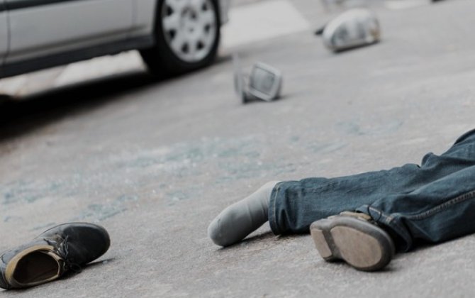 Goranboyda avtomobil piyadanı vuraraq öldürdü