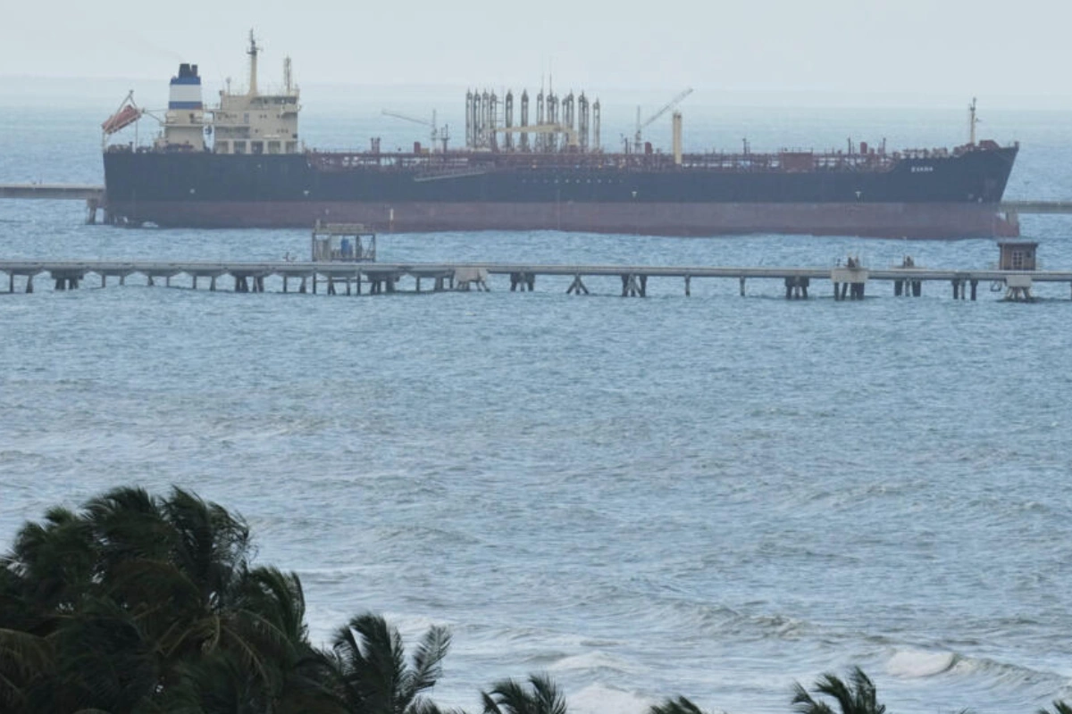 В Карибском бассейне США начали операцию по задержанию танкера Olina