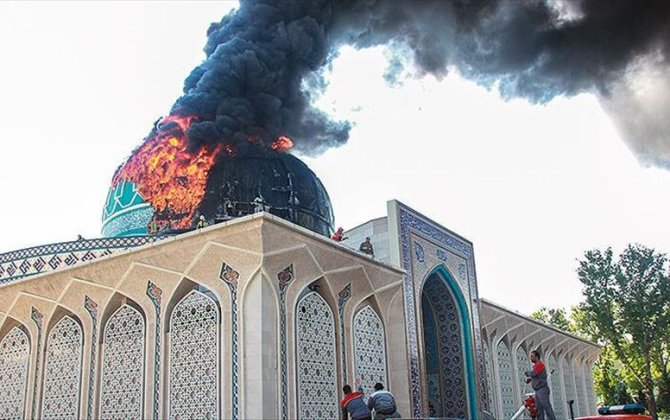 В Тегеране бунтовщики сожгли 25 мечетей