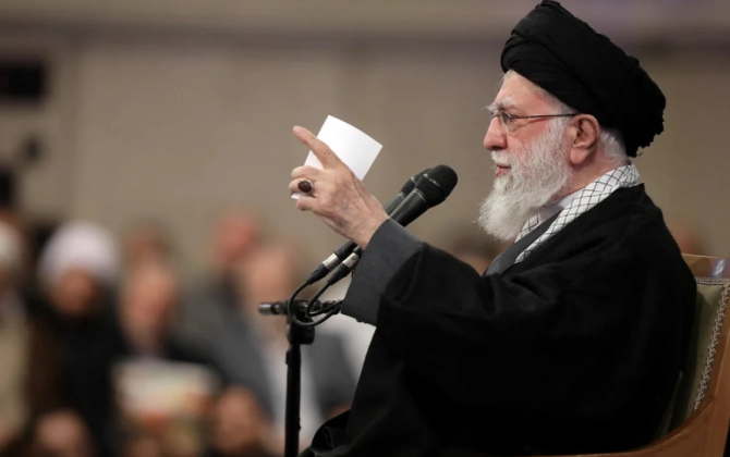 Xamenei İrandakı etirazçıların Trampın 