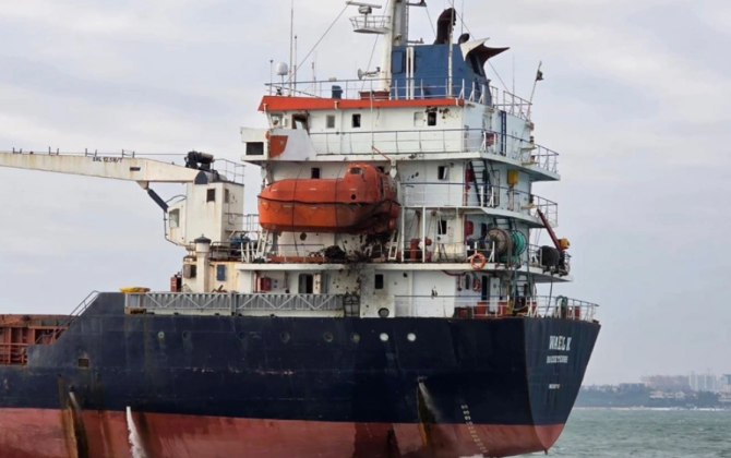 Rusiya PUA-ları Ukrayna sahillərində iki ticarət gəmisini vurub, bir nəfər ölüb