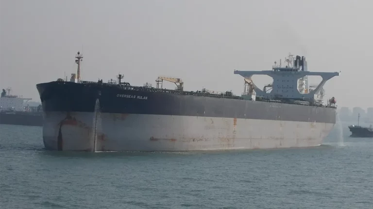 Российские БПЛА поразили два торговых судна у берегов Украины, погиб один человек