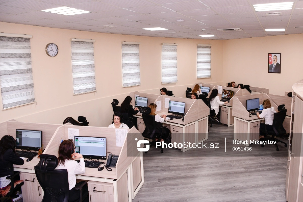 Жители Баку жалуются на работу колл-центров госструктур: дозвониться практически невозможно