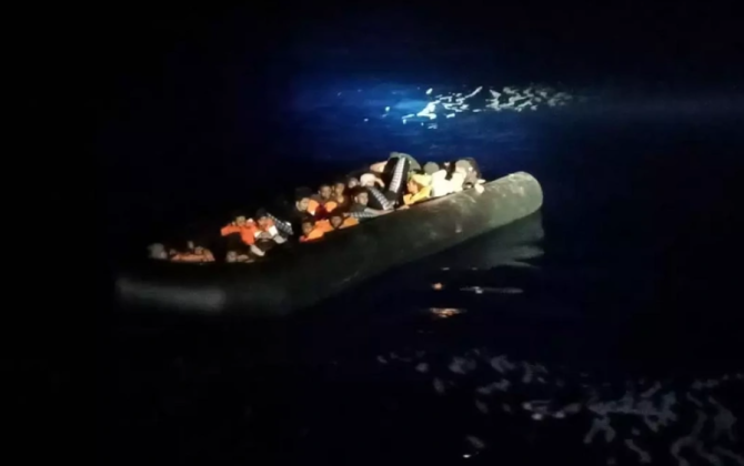 Sahildə batan qayıqdan 37 miqrant xilas edildi