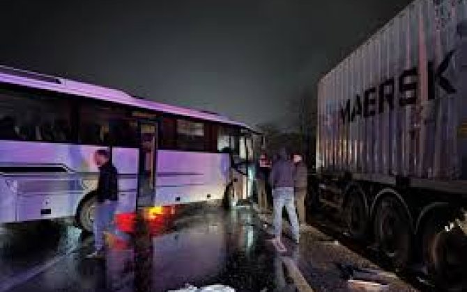 В массовом ДТП на трассе Измир-Стамбул погиб один, пострадали 10 человек