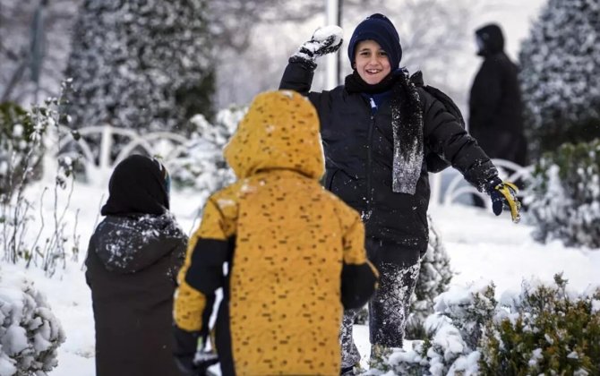 İstanbulda şiddətli qara görə məktəblər bağlandı