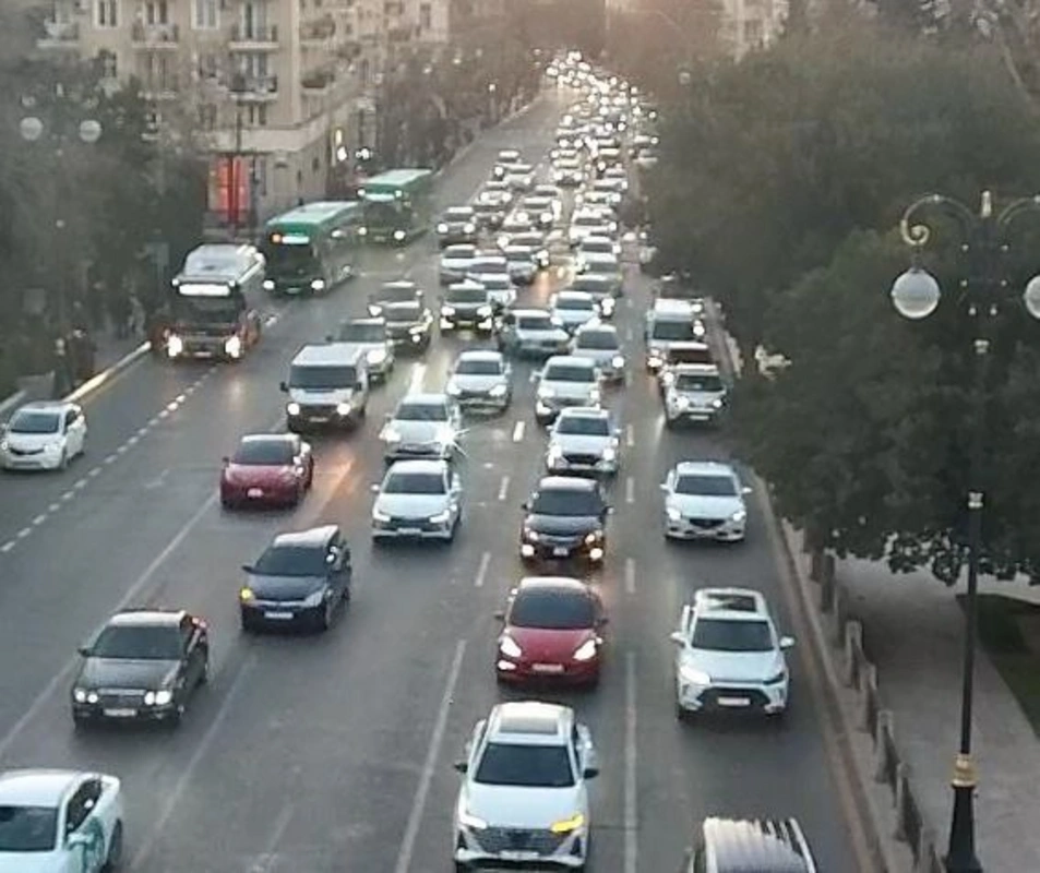 Paytaxtın bu küçələrində sıxlıq var - SİYAHI