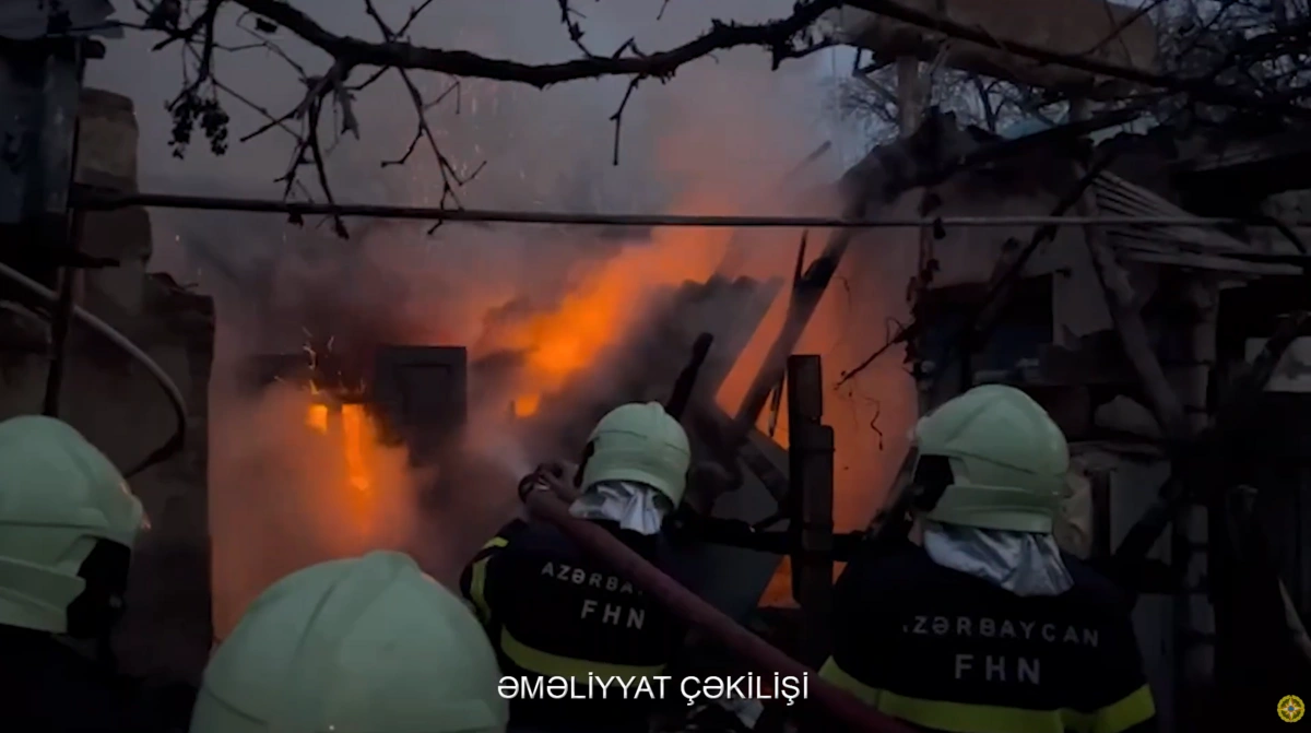 Qazaxda evə bitişik yardımçı tikilidə yanğın olub - VİDEO