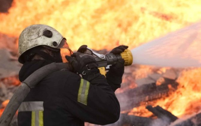 Lənkəranda ev yandı