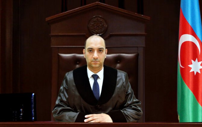 Azərbaycanda məhkəmədə hakim özü-özünə etiraz edib