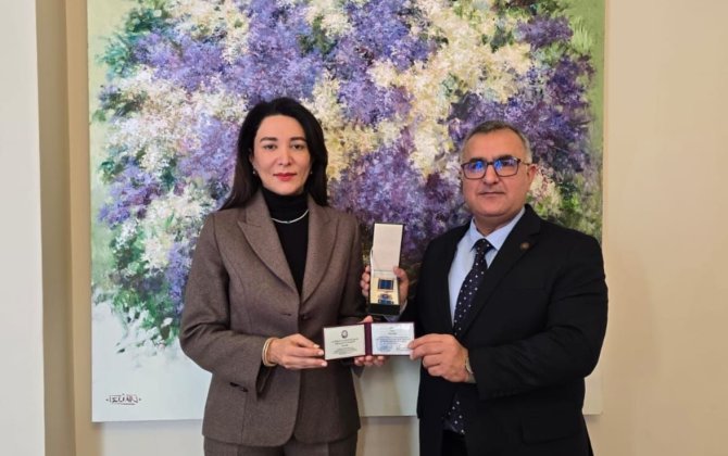 Nadir Adilova yubiley medalı təqdim edildi - FOTO