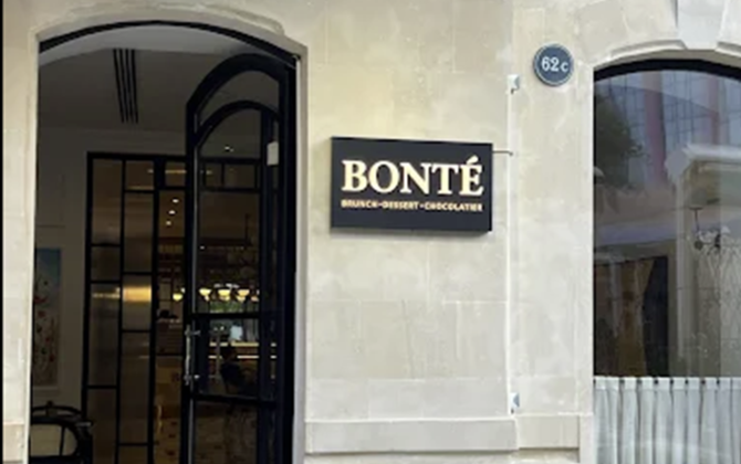 “Bonte” restoranın tavanı uçdu - İşçi xəsarət aldı