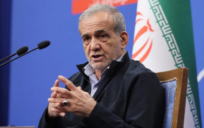 Арагчи: Президент Ирана лично встретился с участниками протестов