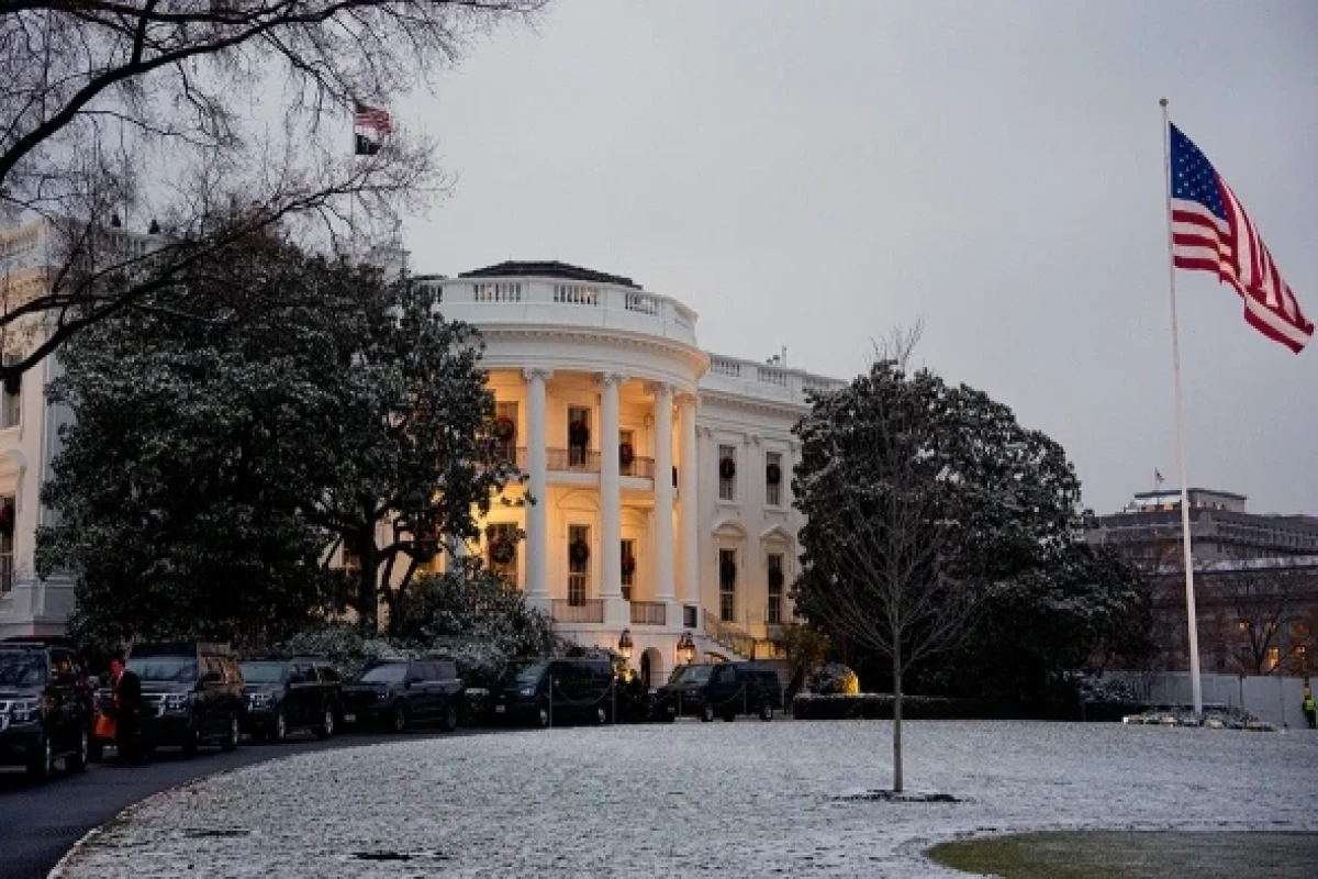 Ağ Ev: Tramp İrana qarşı hava zərbələrini istisna etmir