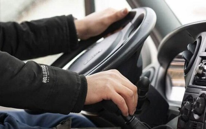 Lənkəranda avtobus sürücüsü sükan arxasında keçindi