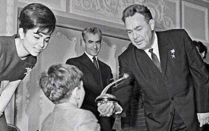 Brejnevin vəliəhd Rza Pəhləviyə hədiyyəsi - FOTO