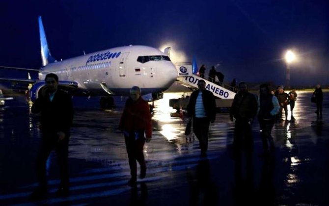 İstanbuldan uçan sərnişinlər təyyarədə qaldı – “Aeroport saat 7-də açılacaq” – VİDEO