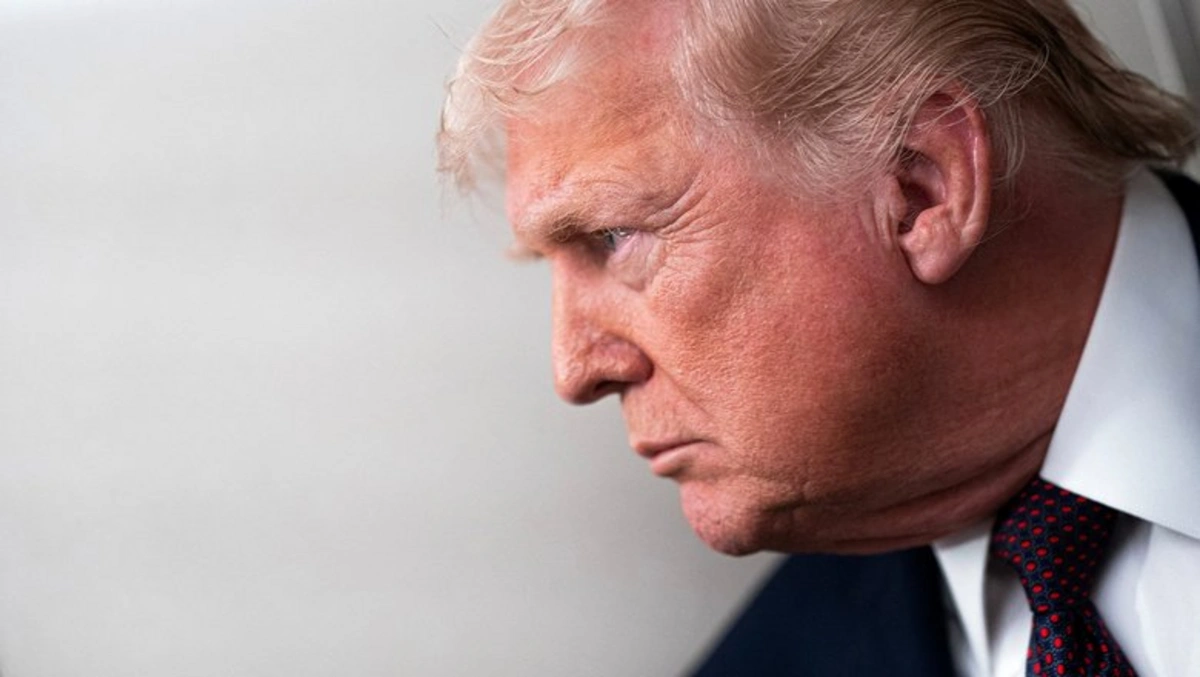 Trampın pəncərədən Qrenlandiyaya baxan fotosu viral oldu