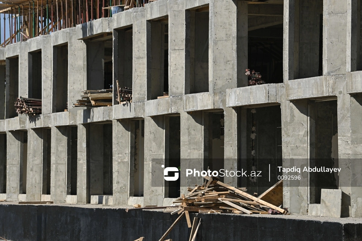 Трагедия на стройке в Баку: есть погибший