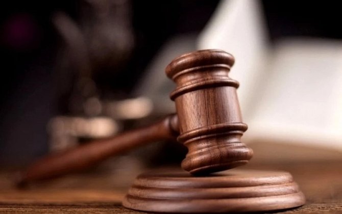 Əməliyyatda texniki qüsur səbəbindən xəstənin ölümündə təqsirləndirilən həkimin məhkəməsi başlayıb