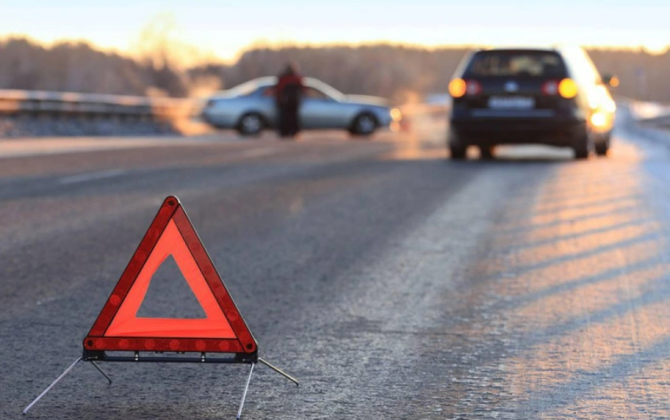 Qusarda avtomobil məktəbliləri vurub, xəsarət alanlar var