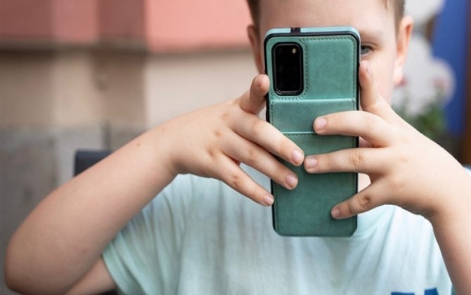 Britaniya 16 yaşdan kiçik uşaqların sosial mediadan istifadəsini qadağan edə bilər