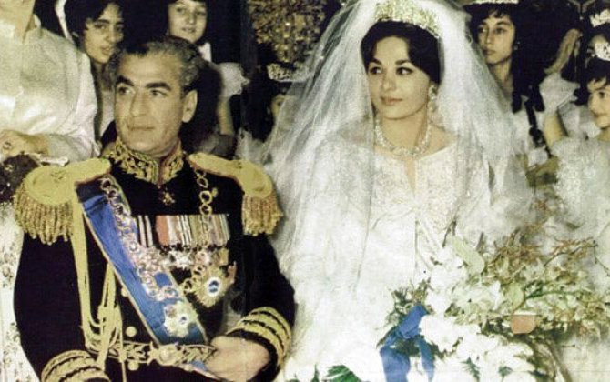 Ayətullahlar Fərəh Pəhləvinin hüzurunda - FOTO