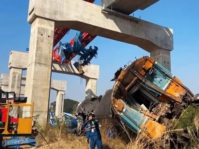 Число погибших при обрушении крана на поезд в Таиланде возросло до 32 - ОБНОВЛЕНО-2