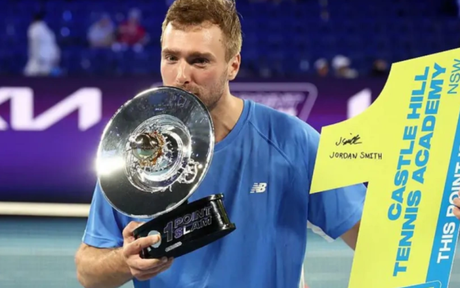 Həvəskar tennisçi dünya ulduzlarını məğlub edərək böyük məbləğdə mükafat qazanıb