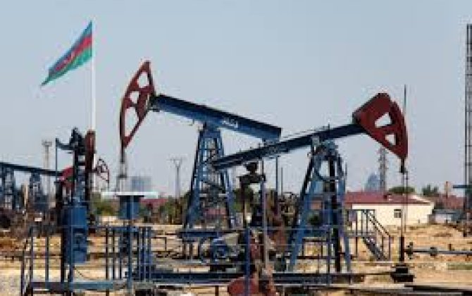 Цена азербайджанской нефти незначительно снизилась