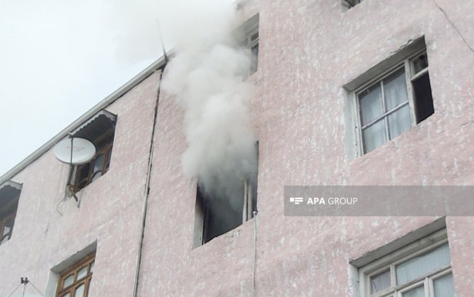 В Баку в доме произошел пожар