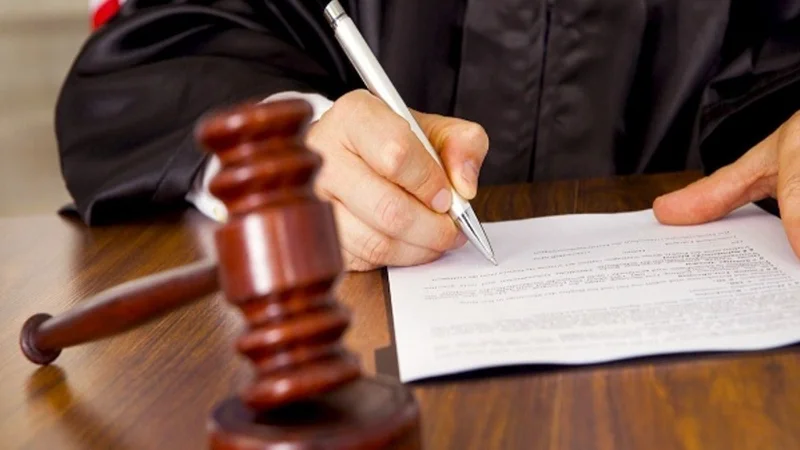 Hakimlərin xidməti vəsiqəsi ilə bağlı qanunvericiliyə dəyişiklik edildi