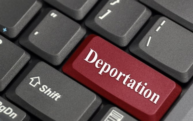 Азербайджан выслал почти 1900 иностранцев