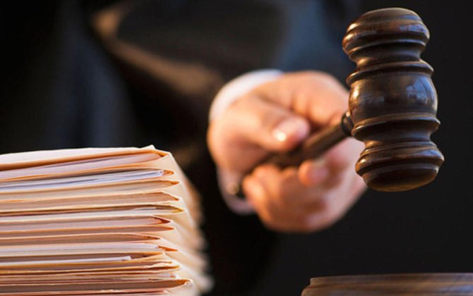 Atasını döyərək öldürən yeniyetməyə hökm oxundu