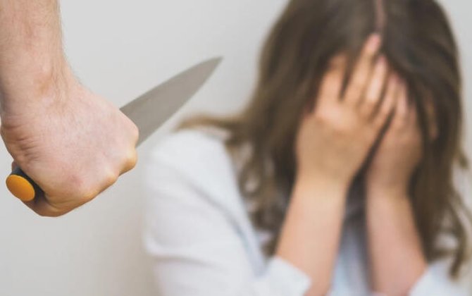 Tovuzda ər arvadını bıçaqladı